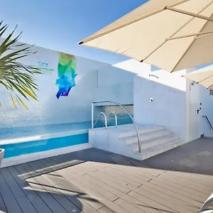 Hotel White