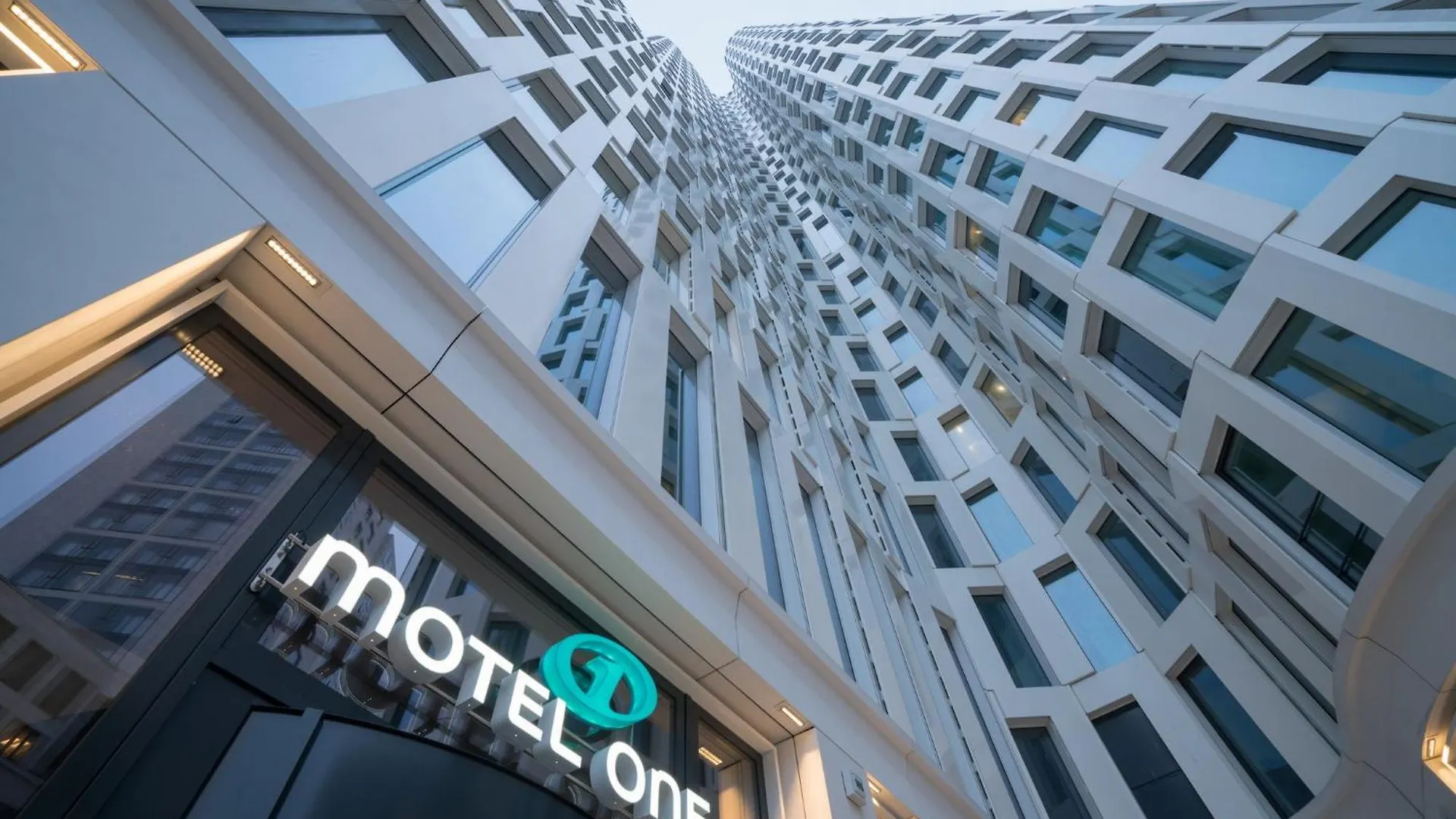 Motel One Berlin-Upper West