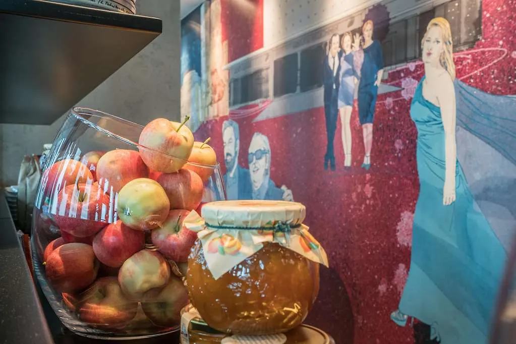 Motel One Berlin-Upper West